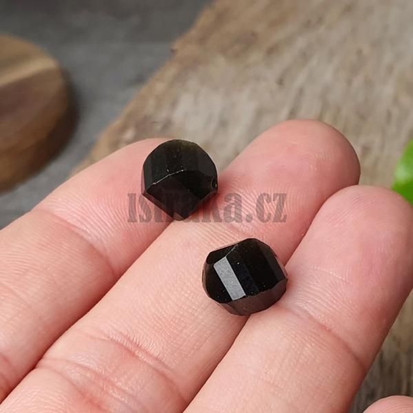 koralka-z-prirodneho-mineralu-obsidian-zlaty-10mm-twist-vybrus-brusena-leskla-ciernozlata